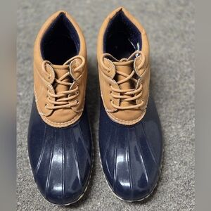 Women's Tan and Navy Lace-Up Shoes Size 10